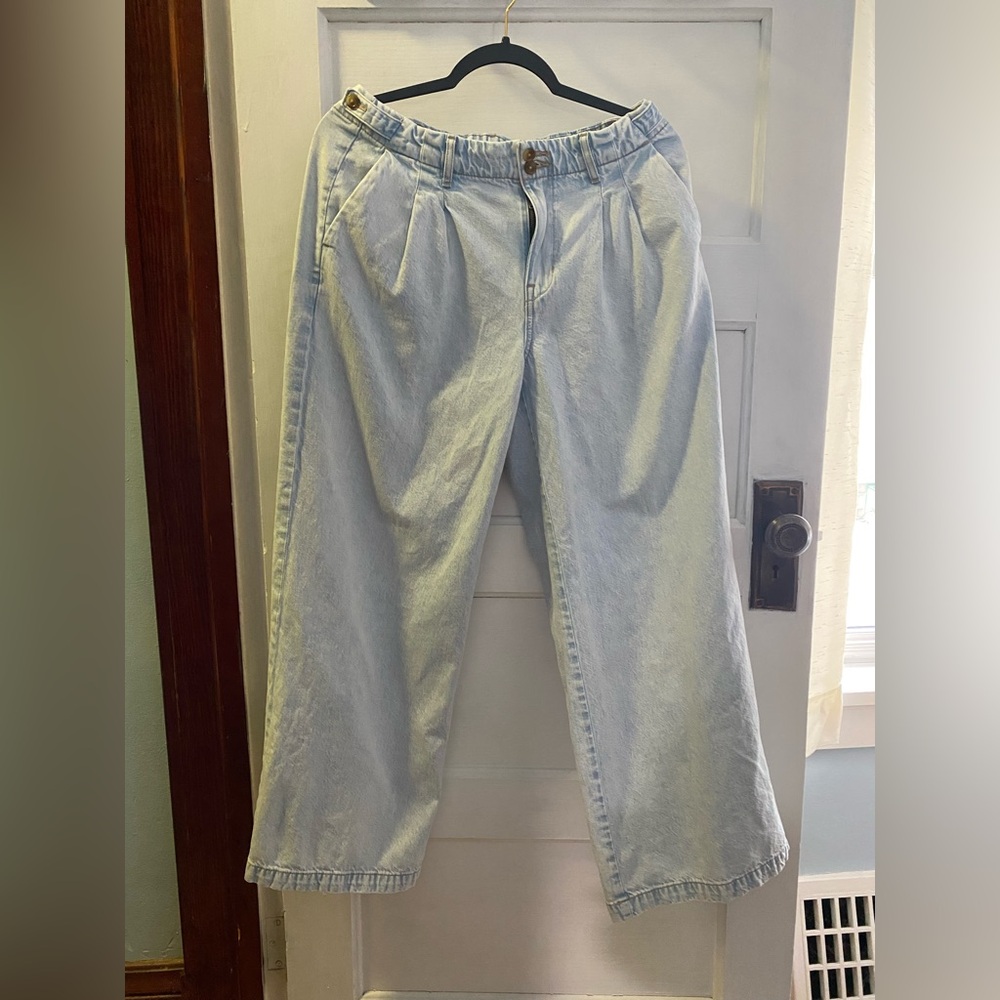 American Eagle: Strigid High Waisted Wide-leg Trouser Jean. Size 8 Regular